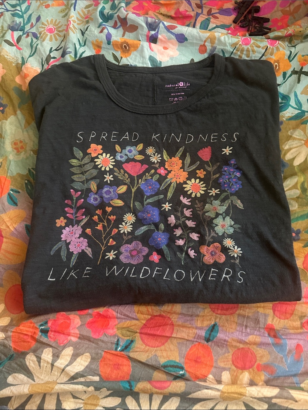 NATURAL LIFE Spread Kindness Like Wildflowers Charcoal Flower Floral Crop Tee M